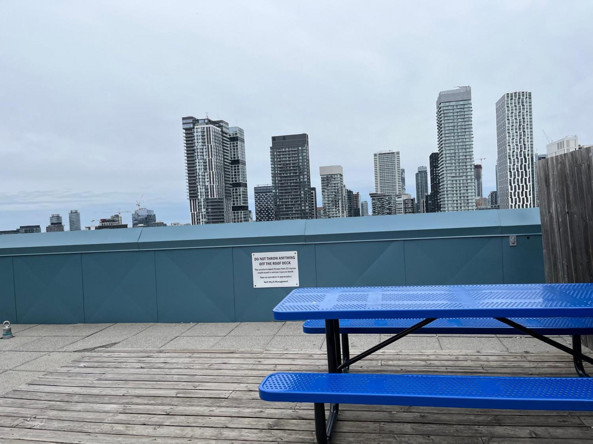 Neill Wycik Hotel Toronto Exterior foto